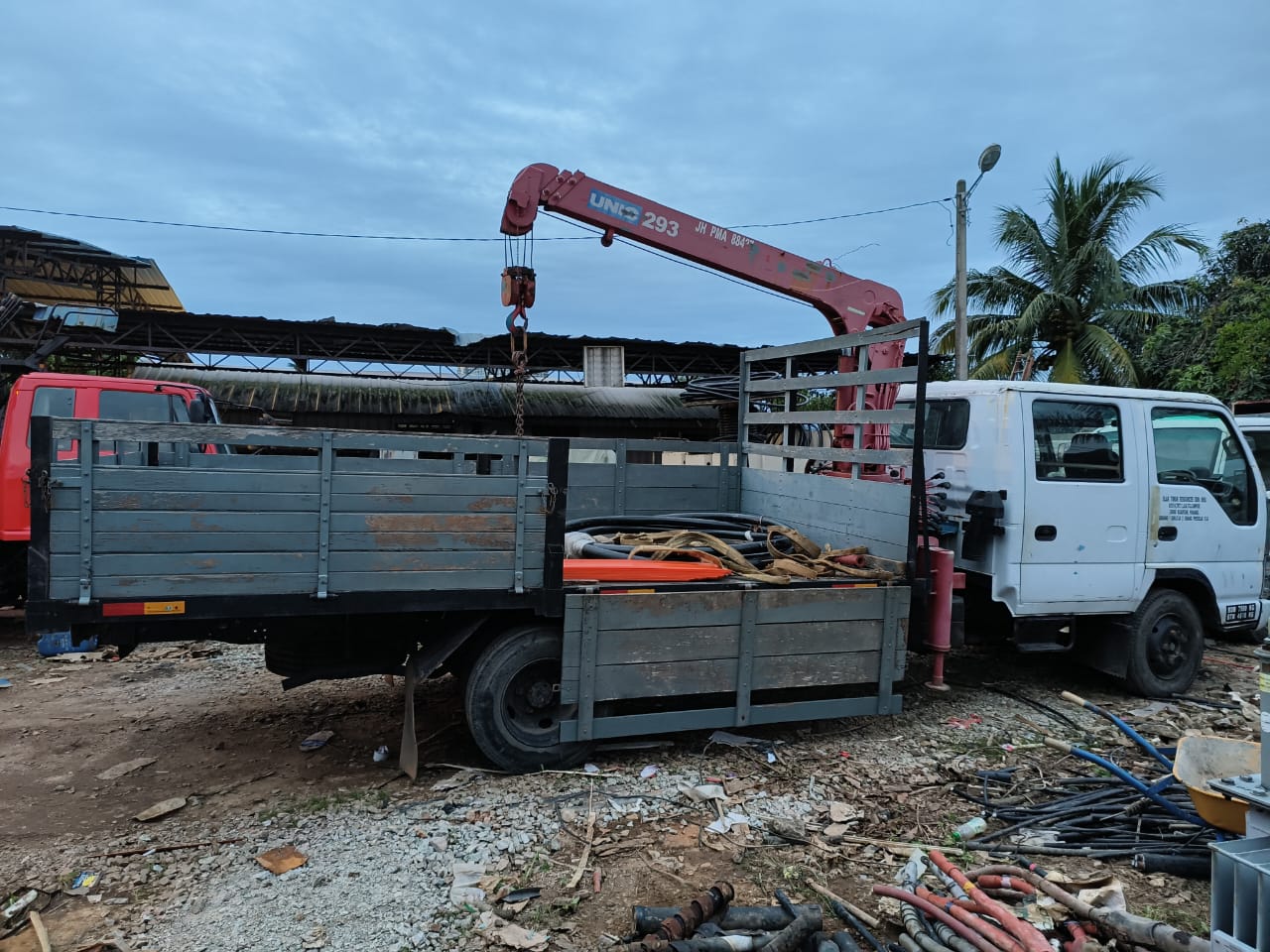 Lori Kren 3 Tan Kabin Berkembar BDM 7500 kg