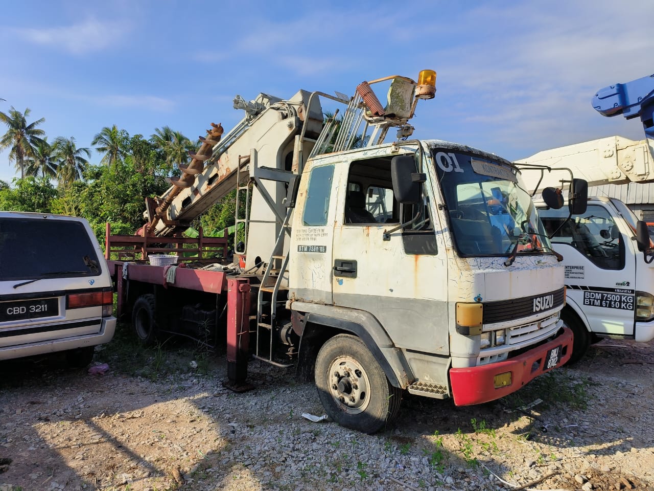 Lori Kren 5 Tan dengan Gerimit Tanah BDM 7500 kg